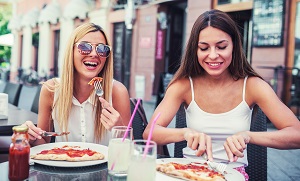 10 Hacks To Save Money While Dining Out